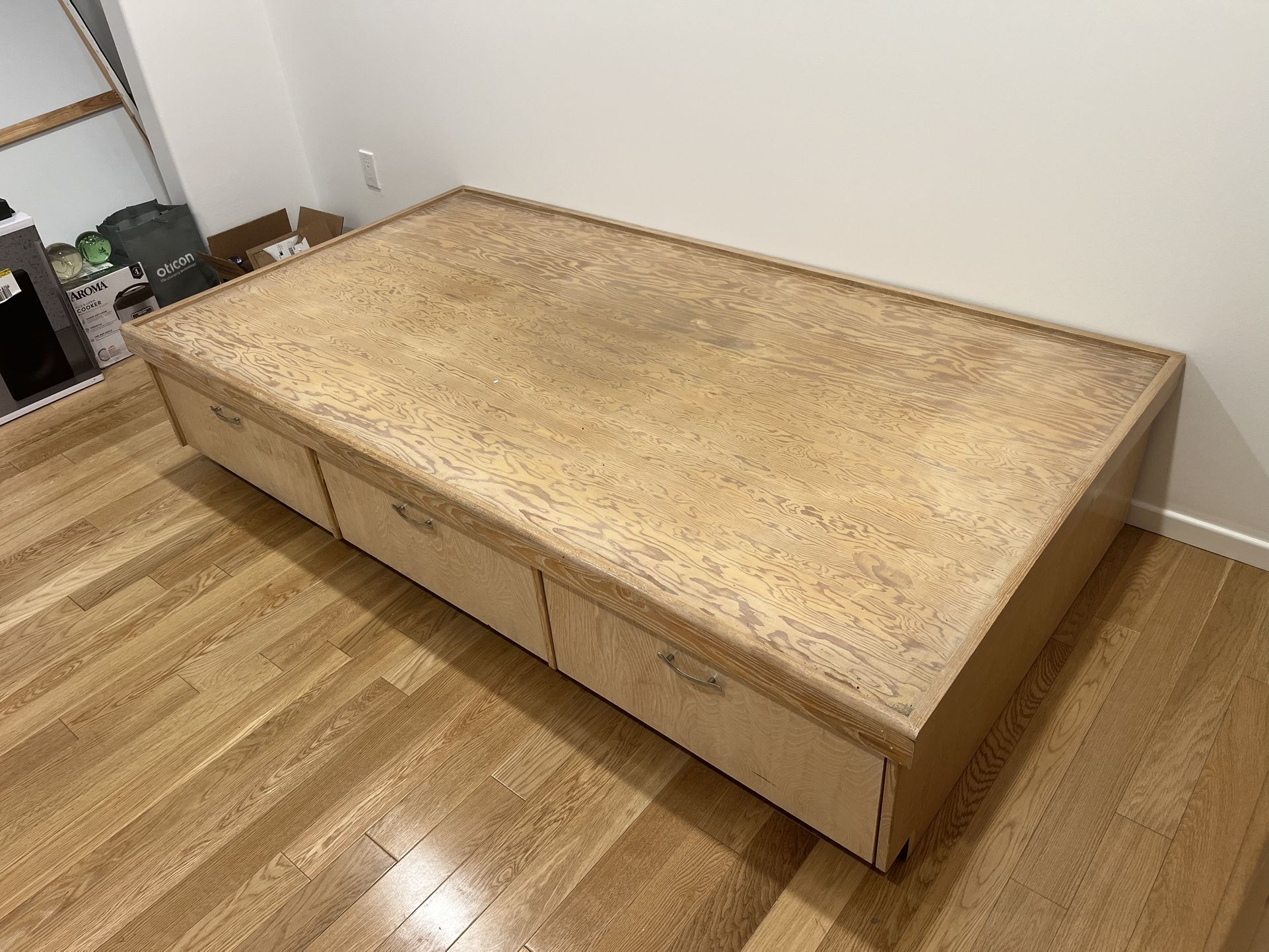 Wood Bed frame With Storage