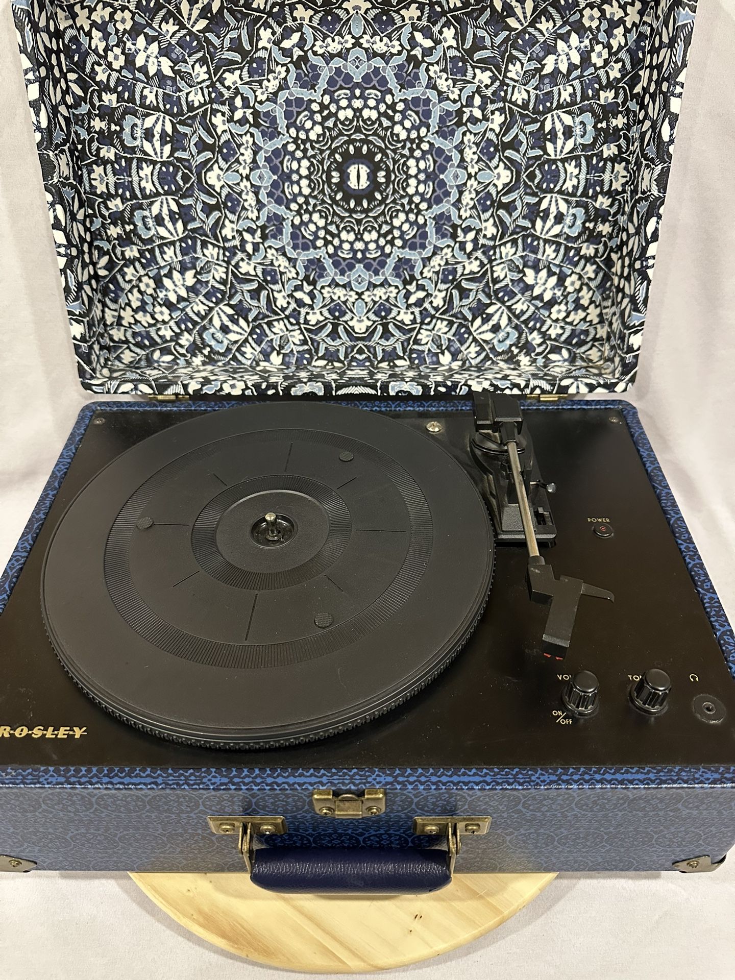 Crosley CR6249A-FM1 Keepsake Portable USB Turntable Vinyl Record Player Blue Floral Box Vintage