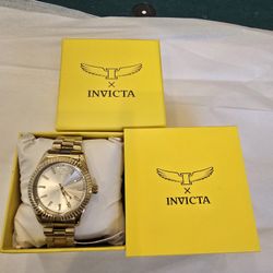 Invicta Men Model 69005 Men's Quartz Watch - NIB Silver Gold 41mm
