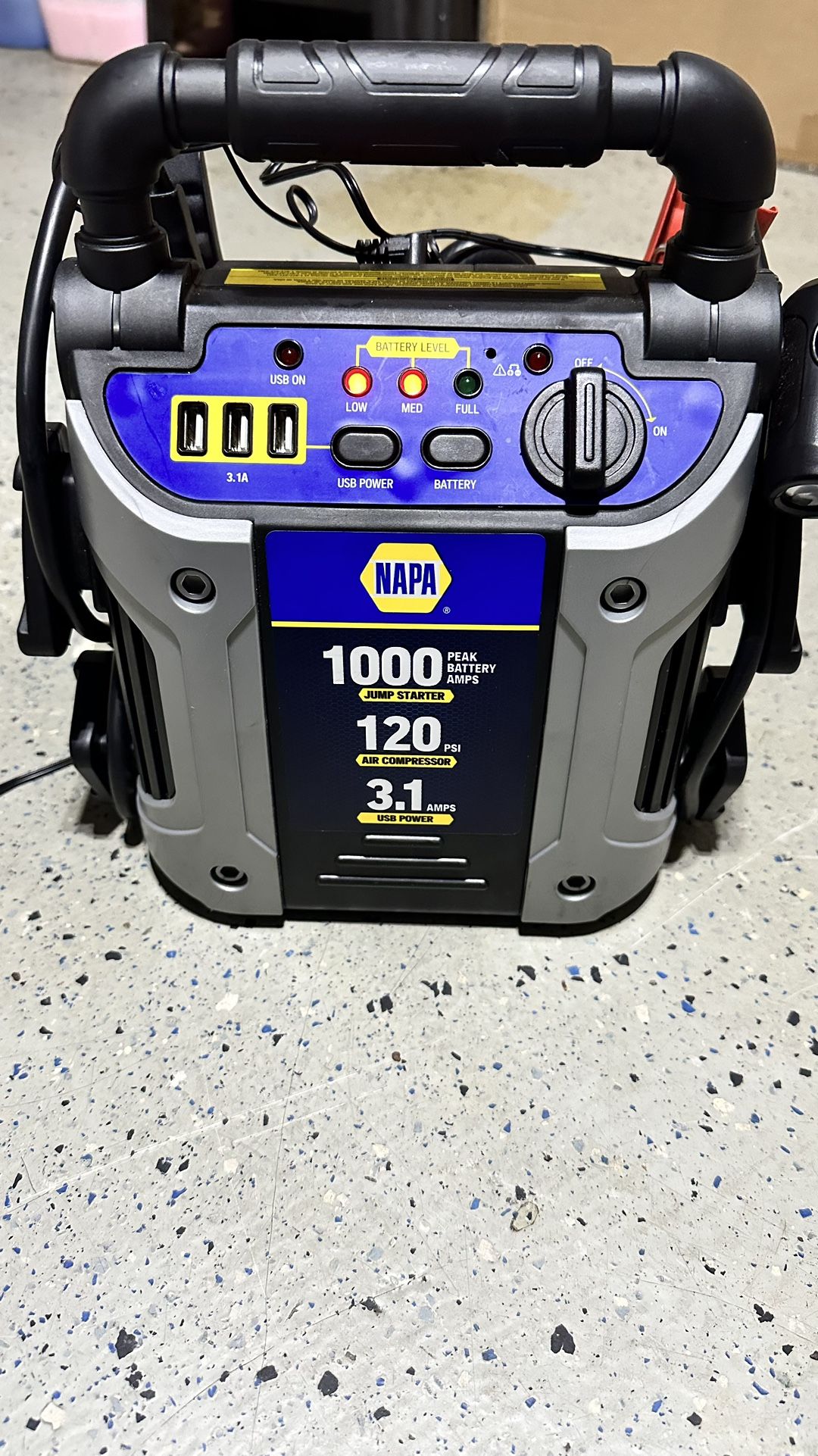 Napa 1000 Peak Battery Amps Jump Starter W/120 Psi Air Compressor