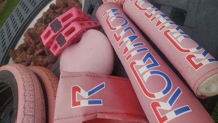 20" GT pink parts