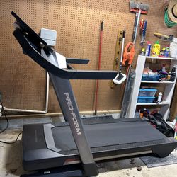 Pro-form 9000 Treadmill