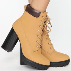 New Women Booties Size 7