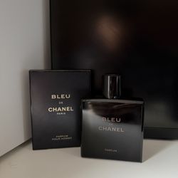 BLEU De Chanel Paris 