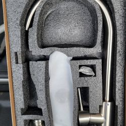 Kitchen faucet 