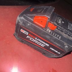 Milwaukee 12.0 Red Lithium Forge Battery