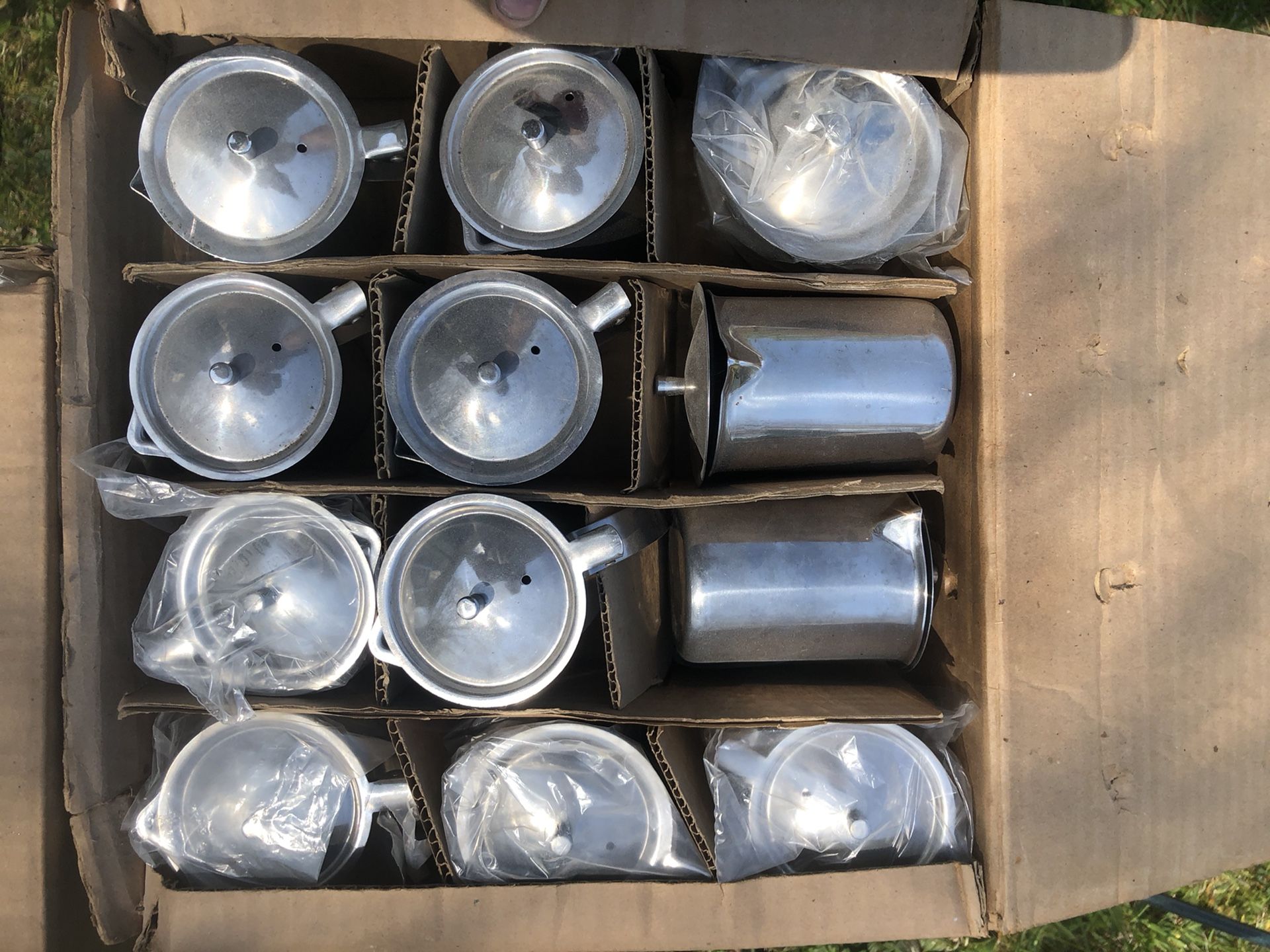 25 l4 stainless steel restaurant creamer pitchers