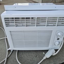 Window AC Unit