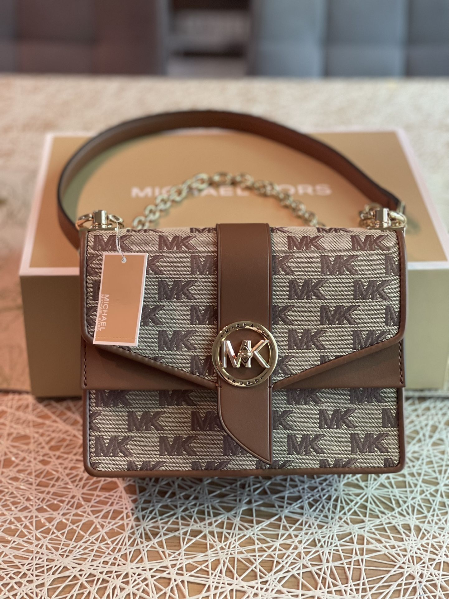 Michael Kors Greenwich Crossbody Beige/ Ebony new in BOX NWT