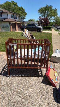 Collapsable Crib - $5