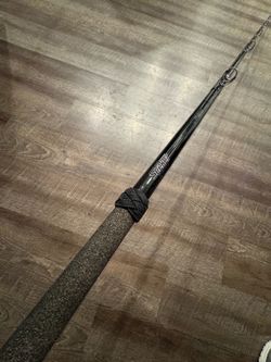 Seeker Ulua 9’3 30-60 Hvy pinhead salt water deckhand fishing rod. Very clean.