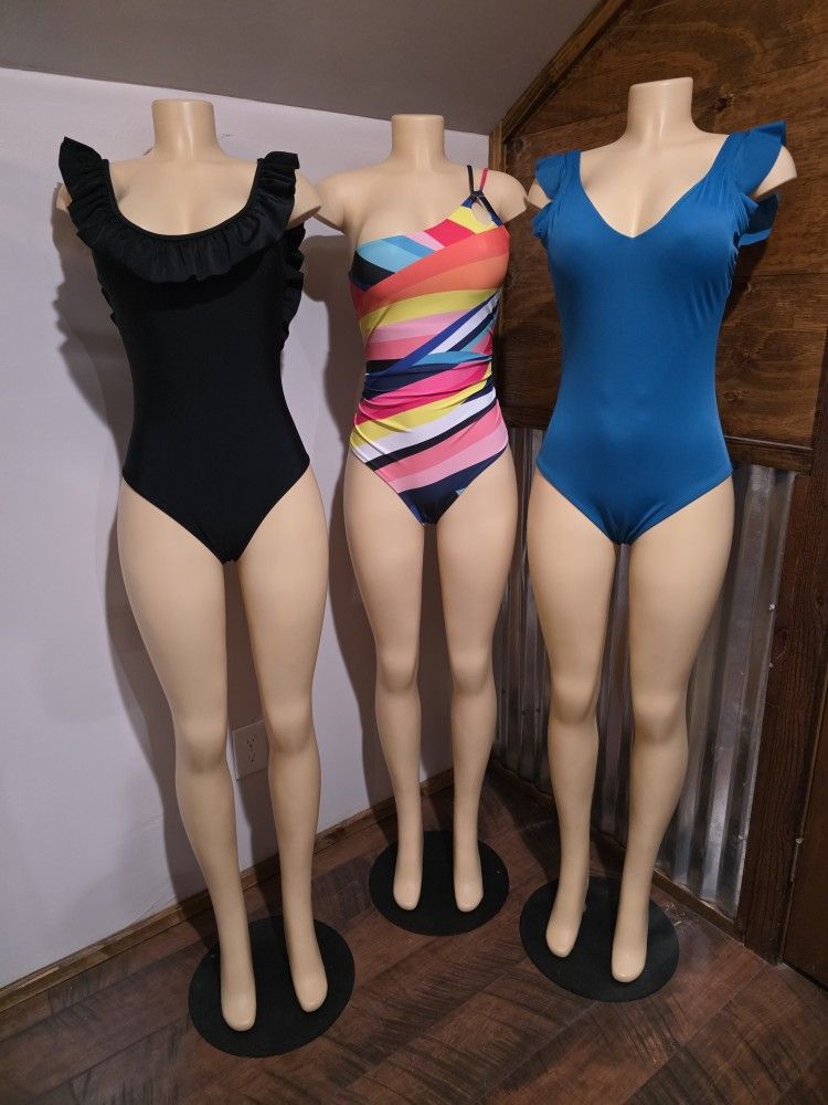 New Women's 1Piece Swimsuit 🩱 10.00 Each