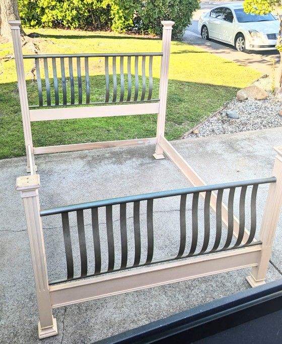 Queen Size 4 Post Bed