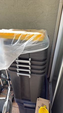 Storage bins