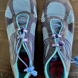 Women’s Merrell Brand Vibram Water Shoes, Size 9
