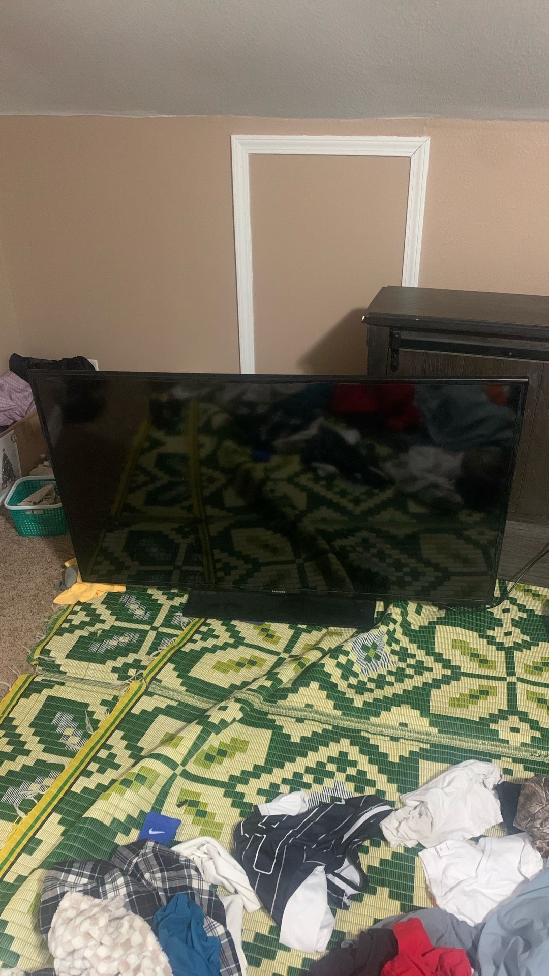 SAMSUNG TV *65 Inch*