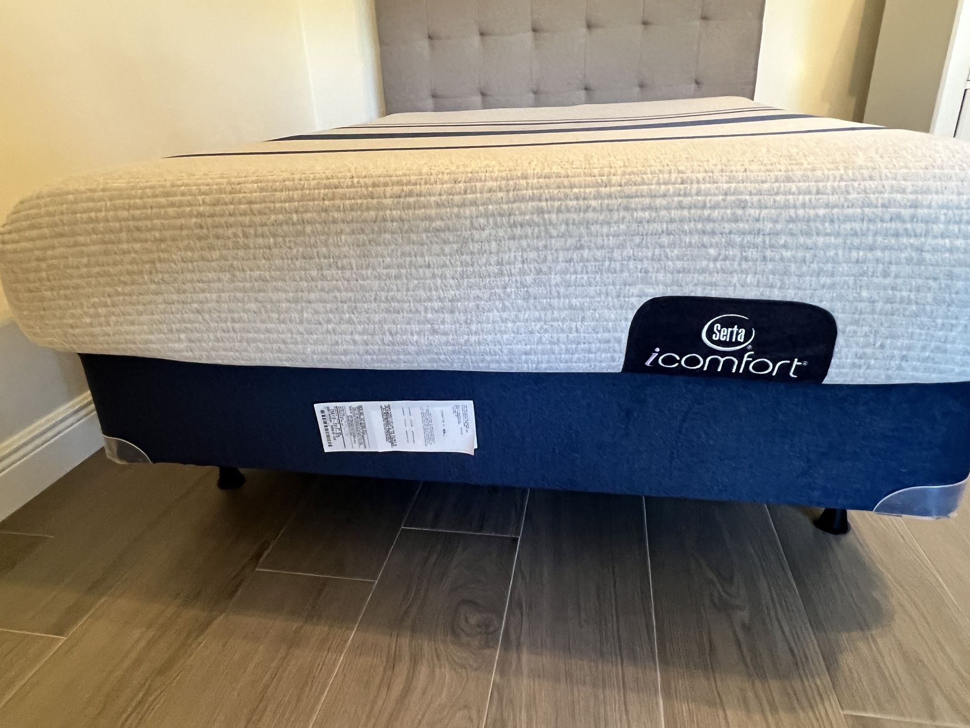 Serta I Confort Mattress & Head Board