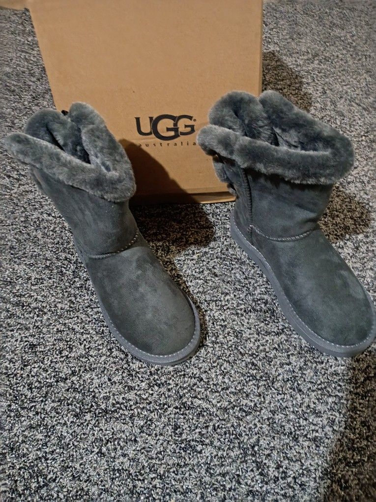 UGG