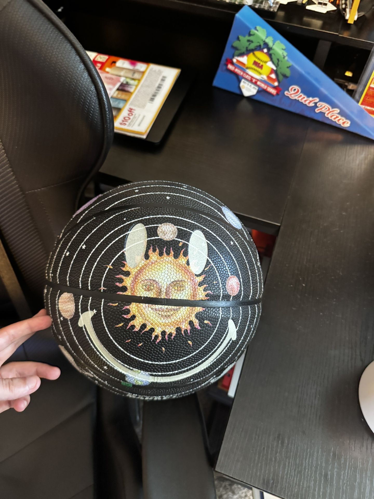 Market Atmosphere Smiley Basketball