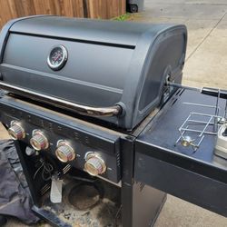 Grill With Rotisserie Kit 