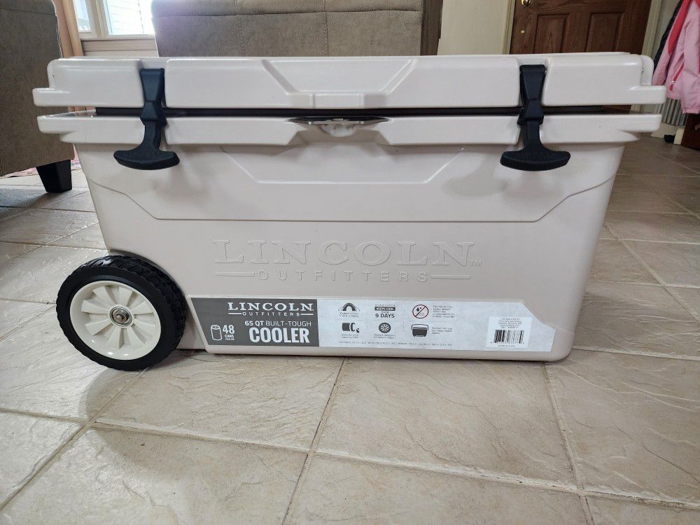 Like New Lincoln Rotomold 65qt Cooler