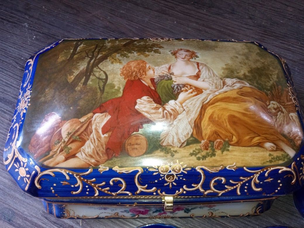 Porcelain Jewelry Box 