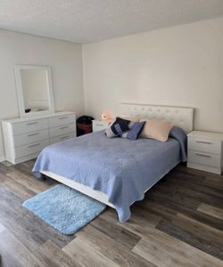 Bedroom Set - Juego de cuarto