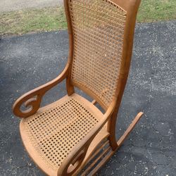 Vintage Rocking Chair 21 3/8 W x 31 D x 41 ½ H Seat @ 15 ¾