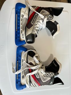 Bauer kids size 10R ice hockey skates