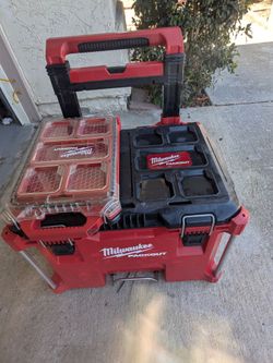 Milwaukee Packout Rolling Tool Box with Organizer