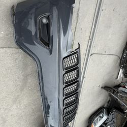 2017 2018 2019 Jeep Grand Cherokee Front Bumper Cover