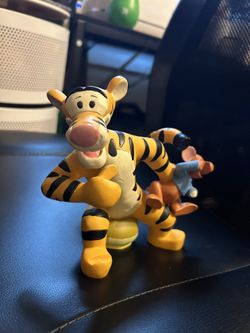 Official Disney Tigger And Roo On Honeypot Figurine
