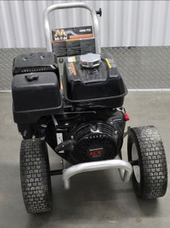 Commercial Pressure Washer  All Aluminum 4000 psi 3.5 gpm Honda GX390 No Low Ball Offers. PRICE IS FIRM !! LIKE NEW. Pick up in Burien Yes Available