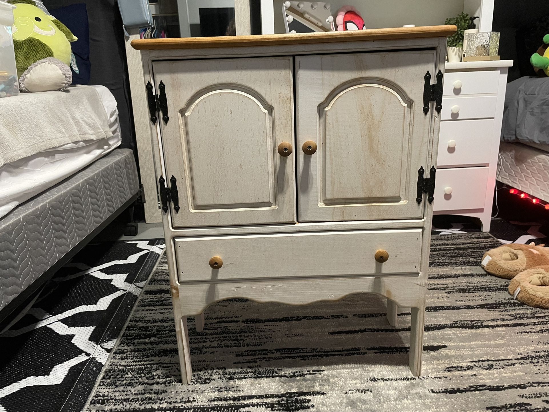 A Mini Dresser