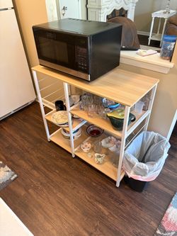 Simply Perfect Microwave Oven & Table
