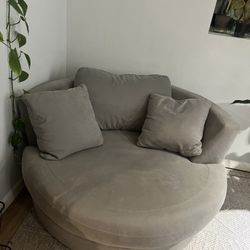 Large Swivel Chair