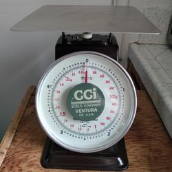 Vintage Kitchen Scale