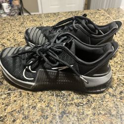 Great Deal Like New Women’s Size 81/2 Black Nike Shoes 