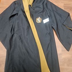 Universal Studios Hufflepuff Robe New With Tags