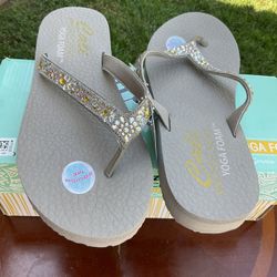 Skechers Cali Women’s Thong Sandals  Size 8 $18
