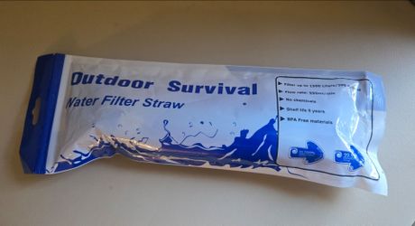 Water filtration straw