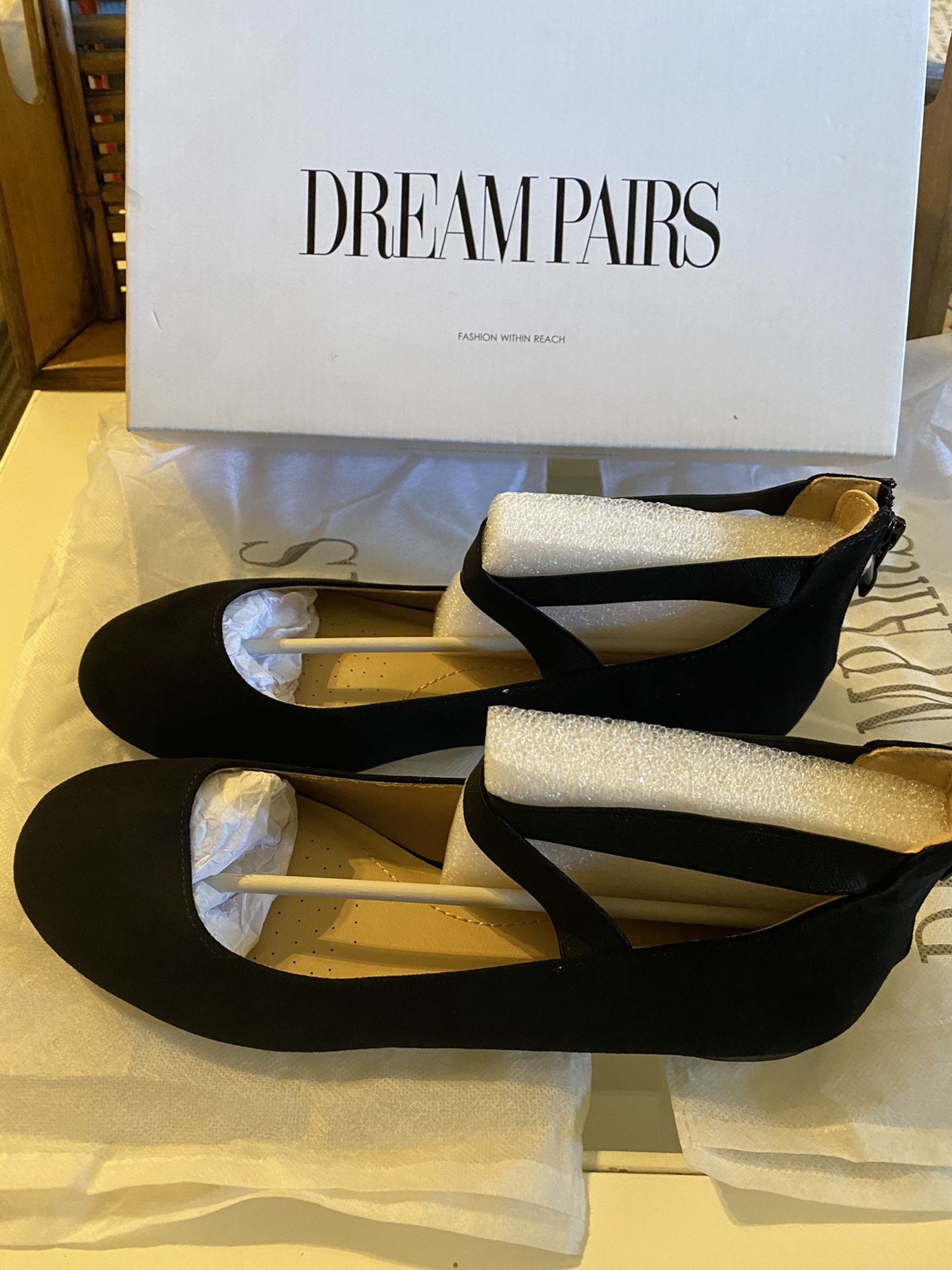 Dream Pairs Black Flats