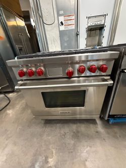 36” Wolf range dual fuel - six burners