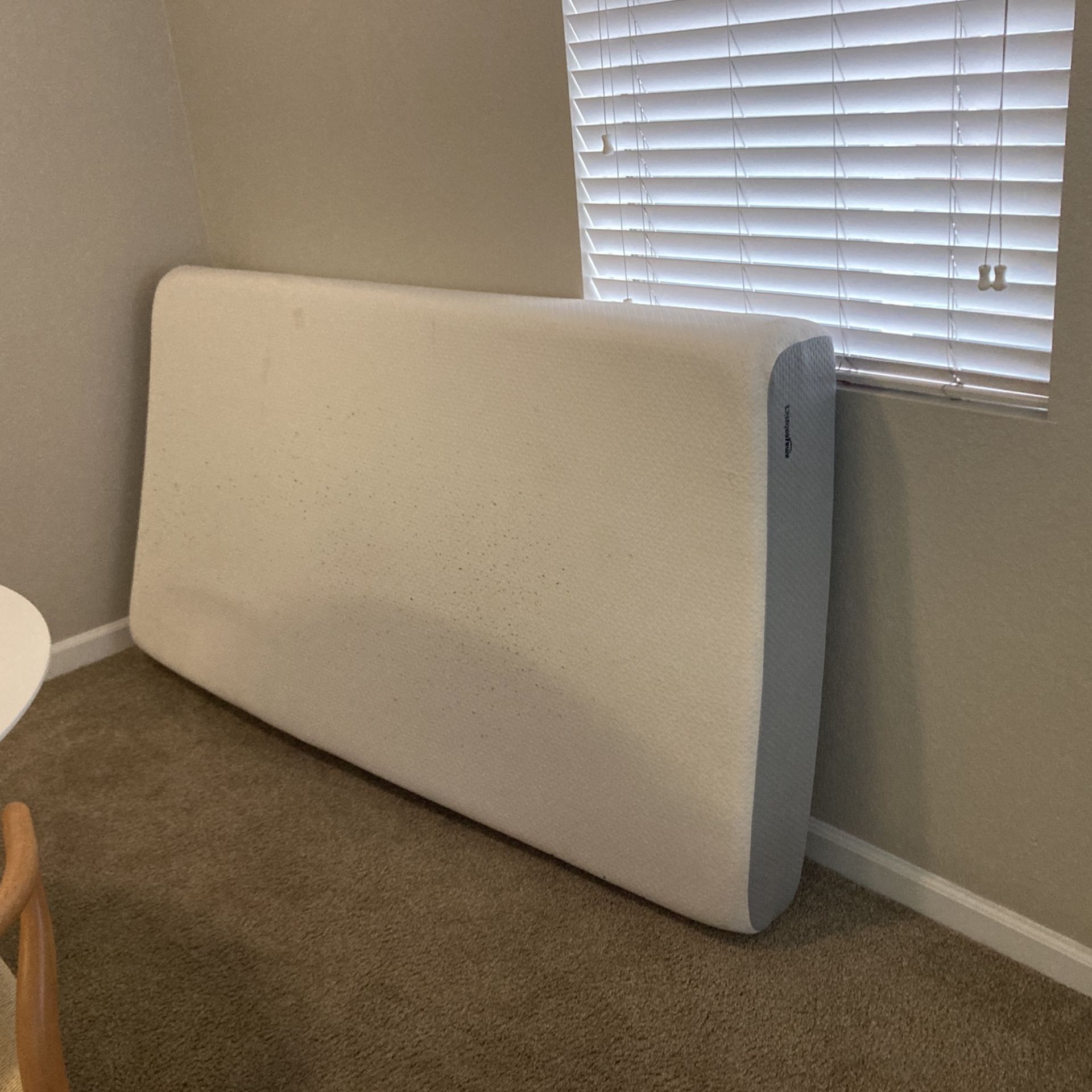 Amazon Basics 6 Inch Twin Sized Mattress