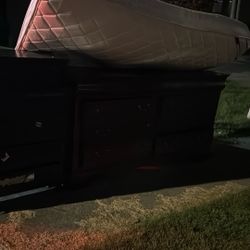 Mattress And Dressing Tables