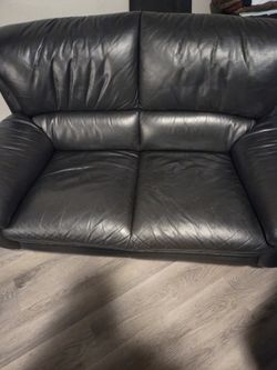 Need Gone! Black(faux)leather Loveseat Couch n Chair!
