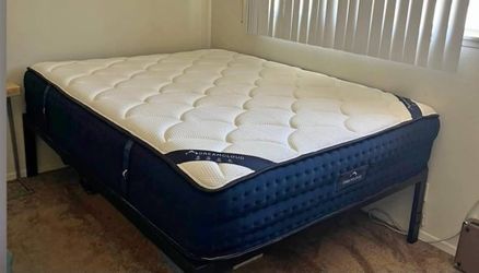 Beautiful Queen Size Bed With Mattress  DREAMCLOUD BRAND