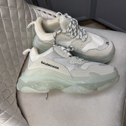 Size 8 Woman’s Excellent Condition 