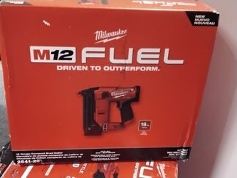 MILWAUKEE 18gauge COMPACT BRAD NAILER