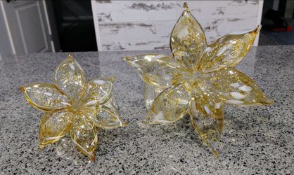 Hand Blown Glass Art Flower Figurines/Vase with Gold Fleck Detail – Set of 2